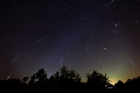 Akhir Pekan Ini, Hujan Meteor Geminid Mencapai Puncaknya! - Info Astronomy