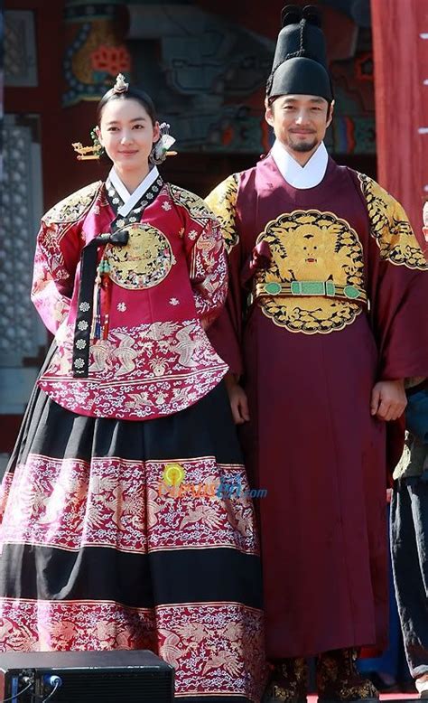 hanbok king - Google Search Korean Hanbok, Korean Dress, Korean Outfits, Korean Clothes, Dong Yi ...