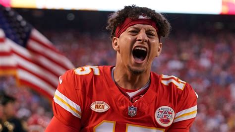 Patrick Mahomes: Kansas City Chiefs to make quarterback most paid NFL ...