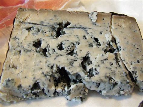 There's a $ 22,000 Blue Cheese that Spends 2 Months Growing Mold in a Cave — Here's How it's ...