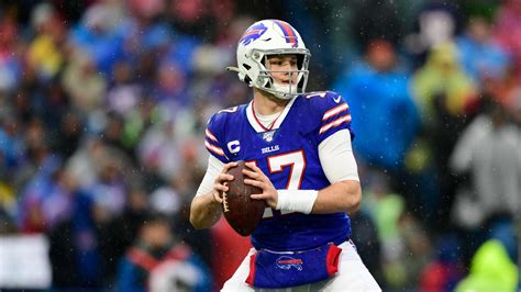 Bills QB Josh Allen continues to grow as a leader heading into year ...