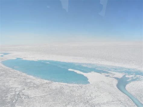 Greenland ice melt: Sunny summer days most to blame