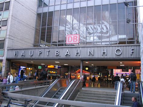 Hauptbahnhof (train station) @ Munich, Germany. Photo credit: steve9119 | Hauptbahnhof münchen ...