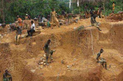 Gold Mining in Ghana (34 pics)