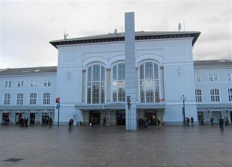 Salzburg Bahnhof Train Station - BonjourLaFrance - Helpful Planning ...