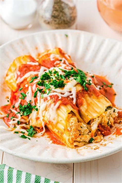 Easy Cheesy Manicotti - Homemade Hooplah