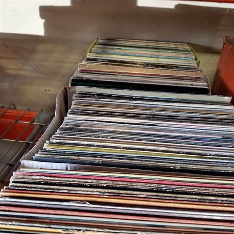 5 BOXES OF RECORDS - Big Valley Auction