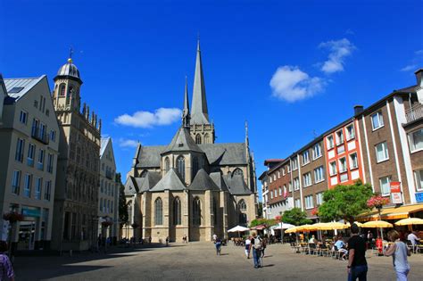 Großer Markt und Willibrordi-Dom, Wesel, Germany