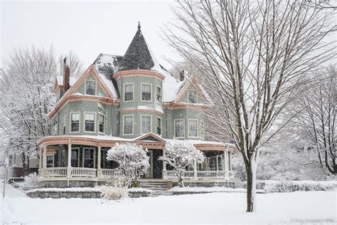 These Are The Most Maine Houses Of All Time