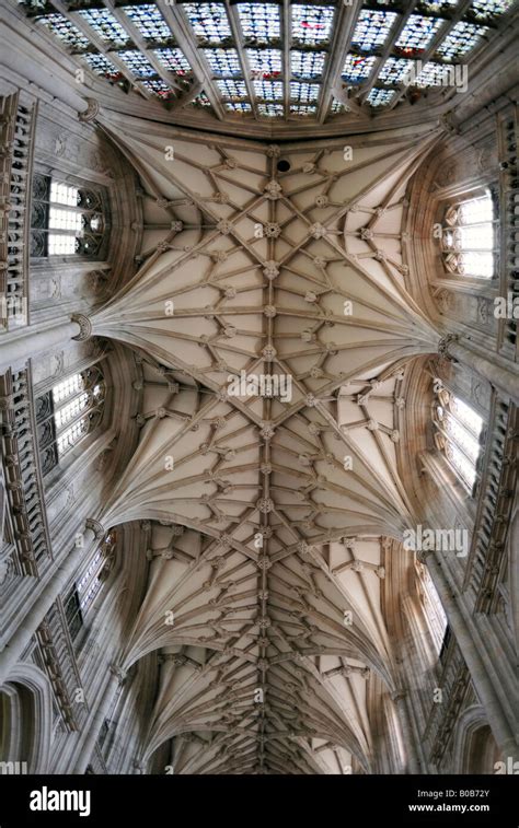 Winchester Cathedral, interior Stock Photo - Alamy