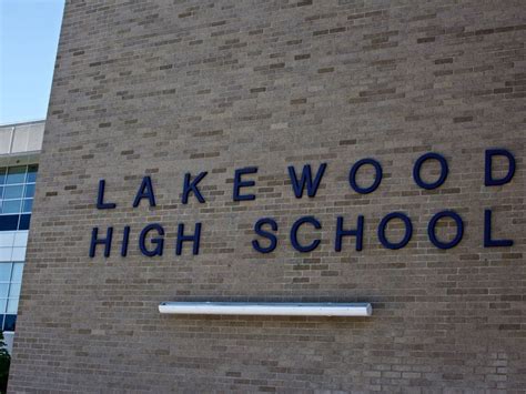 UPDATE: Photo of Threat at Lakewood High School Released | Lakewood, OH ...