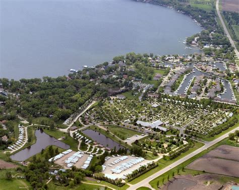 Cutty's Okoboji Resort Club | Go Camping America