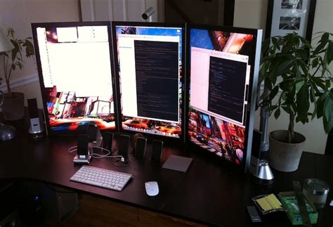 Mac Setup: Mac Pro with Three 30″ Portrait Displays