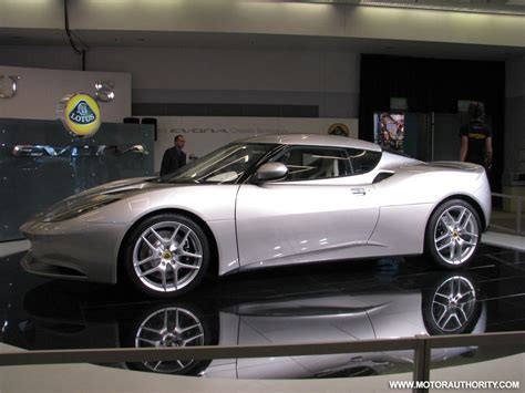 Lotus planning supercharged, convertible Evora variants for 2011