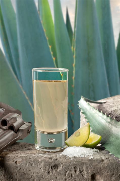 Mezcal vs. Tequila: What's the Difference? - Acapulcos Restaurants