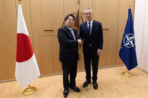 NATO - Photo gallery: Bilateral meeting with Japan, 07-Apr.-2022