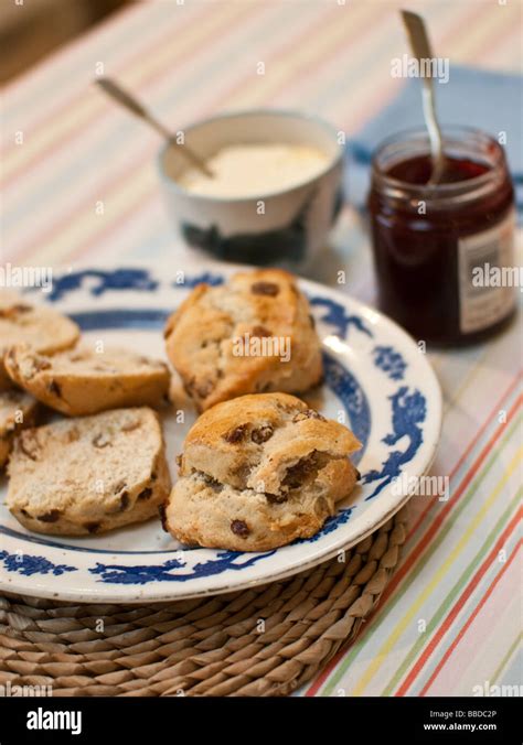 Cornish cream tea Stock Photo - Alamy