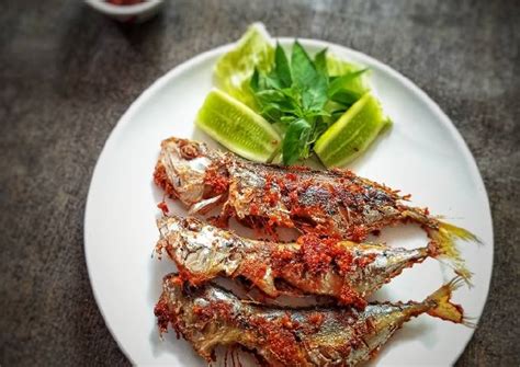 Resep Ikan kembung goreng oleh anggi pandan wuri - Cookpad