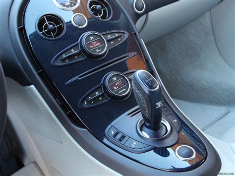 Bugatti Veyron Super Sport - Blue & Silver - Interior, Close-up | Wallpaper #15 | 1280x960