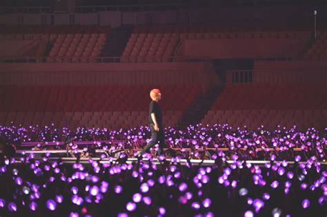 180825 Love Yourself World Tour Seoul Day 1 | Bts concert, Bts army bomb, Concert