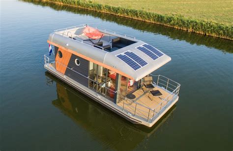 Matrix Pontoons — Houseboats Examples with MAX800/1200/1000 Pontoons ...