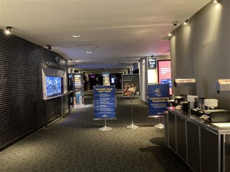 CINEPLEX CINEMAS VARSITY AND VIP - Updated 2024 - 68 Photos & 108 ...