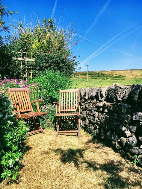 Smithy Cottage - Smithy Cottage is a deceptively spacious 18 century cottage. Comfortable enough ...