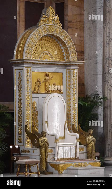 Popes throne hi-res stock photography and images - Alamy