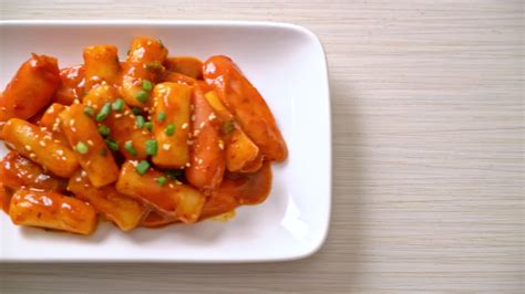 Korean rice cake stick in spicy sauce - Tteokbokki 5857770 Stock Video ...