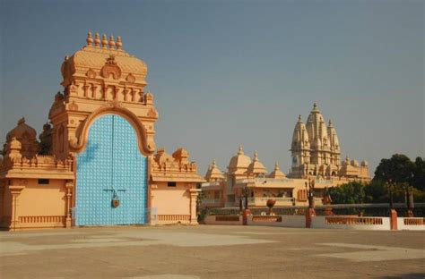 Chhatarpur Temple Delhi, Timings, Importance & Location