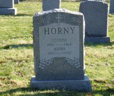 Funny Head Stones: Funny, Creepy, and Weird Cemetery 'Headstones'