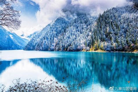 Mystical Jiuzhaigou Valley after snow(1/5)