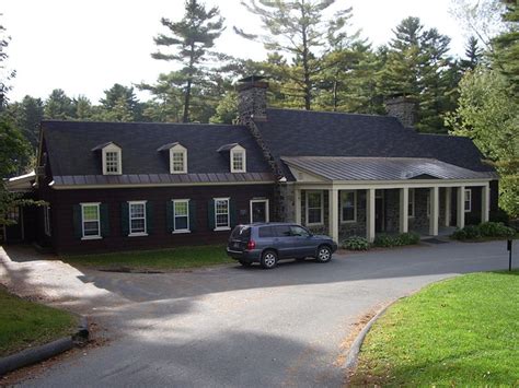 File:Dartmouth College campus 2007-10-02 Dartmouth Outing Club House ...