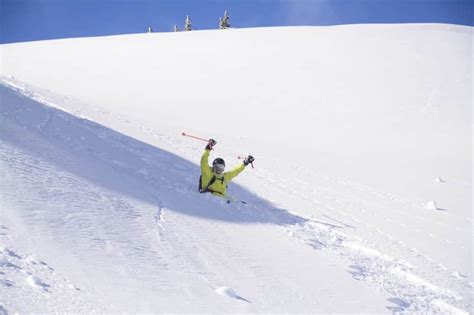 Ski Safety: Staying Safe on the Slopes | ALLTRACKS