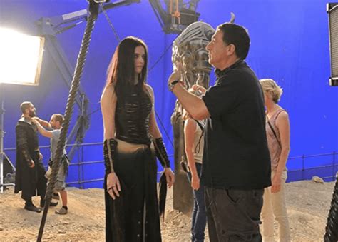 Behind The Scenes: Eva Green & Director Noam Murro On The Set Of 300 ...