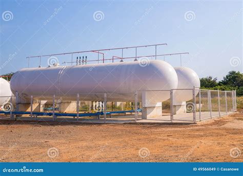 Natural Gas Storage Tanks in Industrial Plant Stock Image - Image of building, economic: 49566049