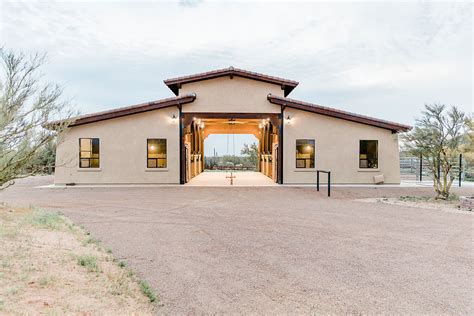 Tour a Modern Desert Style Barn in Arizona - STABLE STYLE