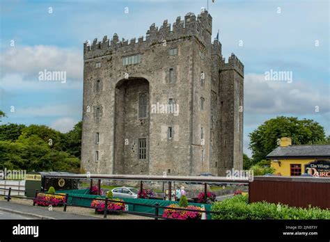 Bunratty Castle, Bunratty, Co. Clare, Ireland Stock Photo - Alamy