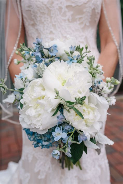 Pin on BRIDAL BOUQUETS