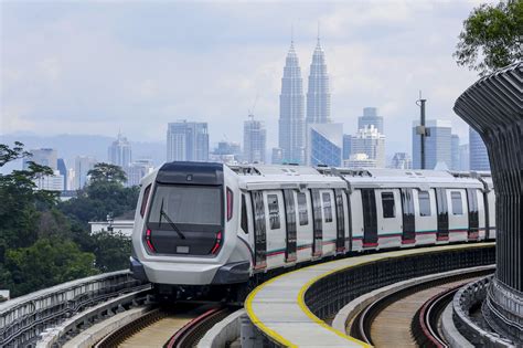 クアラルンプールを走るMRT マレーシアの鉄道風景 - World Railways