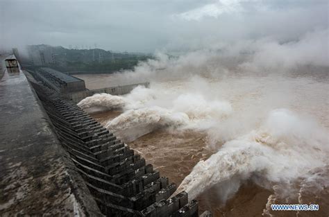 Massive flood reaches China's Three Gorges reservoir - Xinhua | English.news.cn