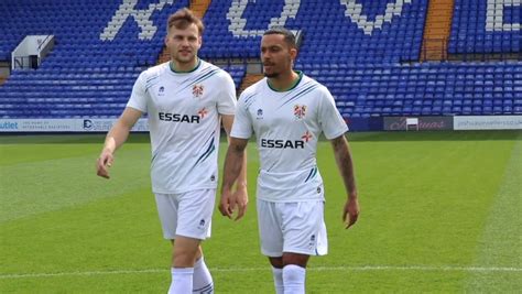 Camisa Titular Tranmere Rovers 2022-23