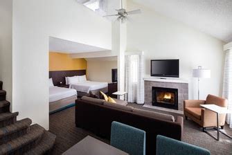 La Jolla Extended-Stay Hotel Rooms and Pool | Residence Inn San Diego ...