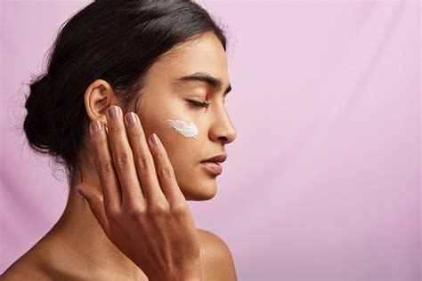 5 Best Moisturizers for Combination Skin 2021, According to a Beauty Editor