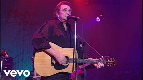 Johnny Cash - Ring Of Fire (Live) - YouTube