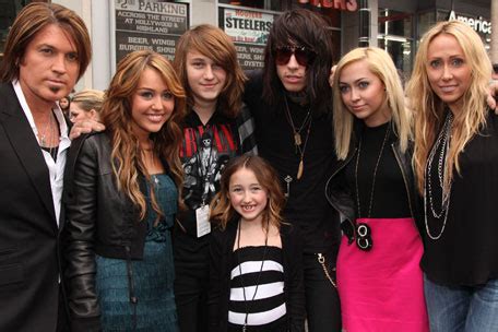 Billy Ray Cyrus Family Wife, Children, Siblings, Height, Age 2022, Net Worth - Chicksinfo.com