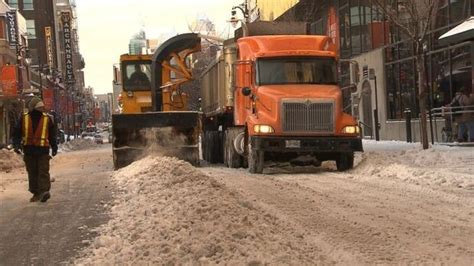 Cleanup underway after Montreal snowfall | CBC News