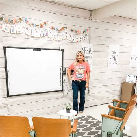 Southeast Arkansas teacher's post about classroom decorations goes ...