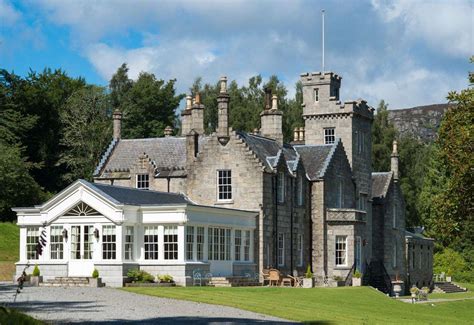 Badenoch 'castle' sells to Scottish couple as their private home