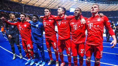 Bayern Munich Players 2020 / Bayern Munich Team High Resolution Stock ...